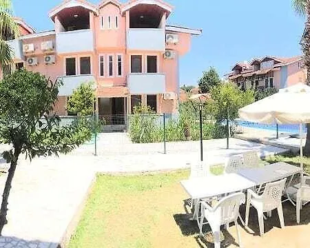 Aparthotel Erasmus 4*