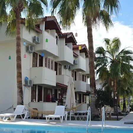 Aparthotel Erasmus 4*